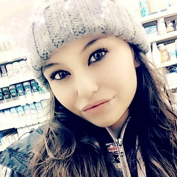 Hellooo, My Name's Brenda! ✨ - Picture 3 of 3